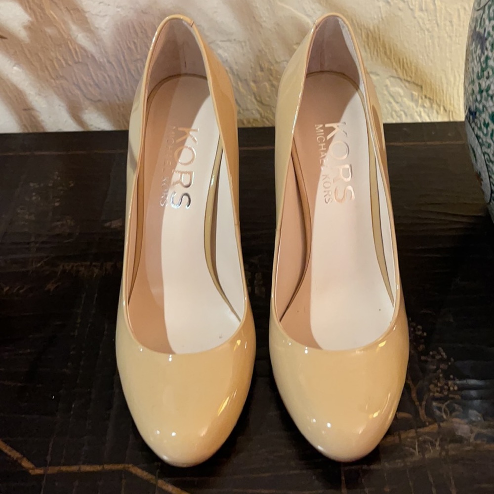 Kors Michael Kors patent nude heel with cork heel